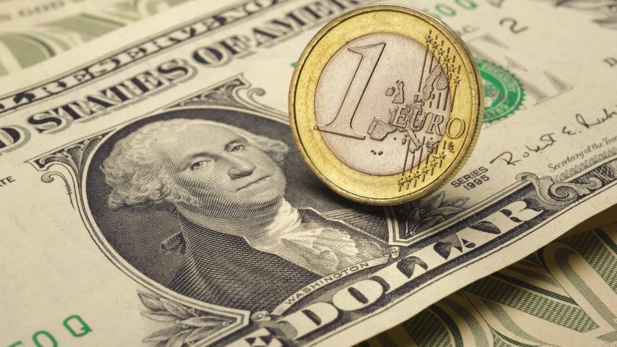 Forex: Euro schwächelt, Dollar profitiert von Aussichten auf Zinswachstum in den USA